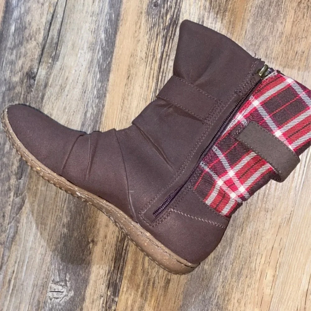 Patagonia Boots NEW, 5 - Picture 2 of 7